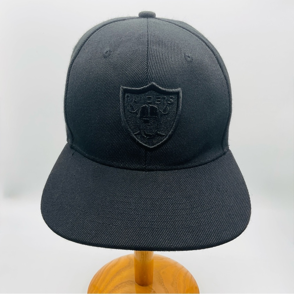 Las Vegas Raiders Hat Cap Fitted Mens One Size Solid Black NFL Football Team